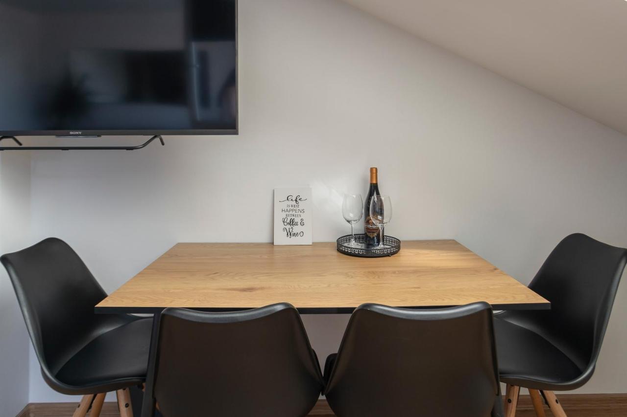 Stylish 2 Maisonette - Contactless Check-in Apartment *